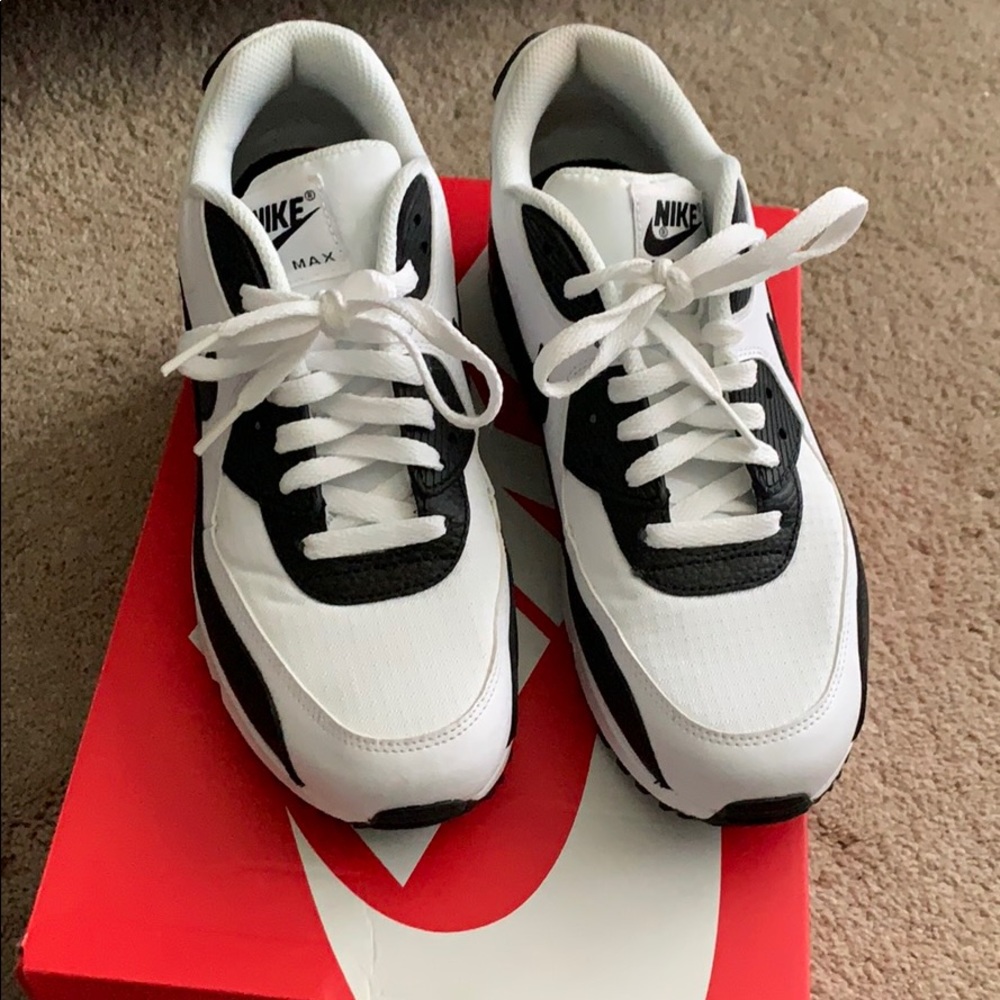 Womans air max 90